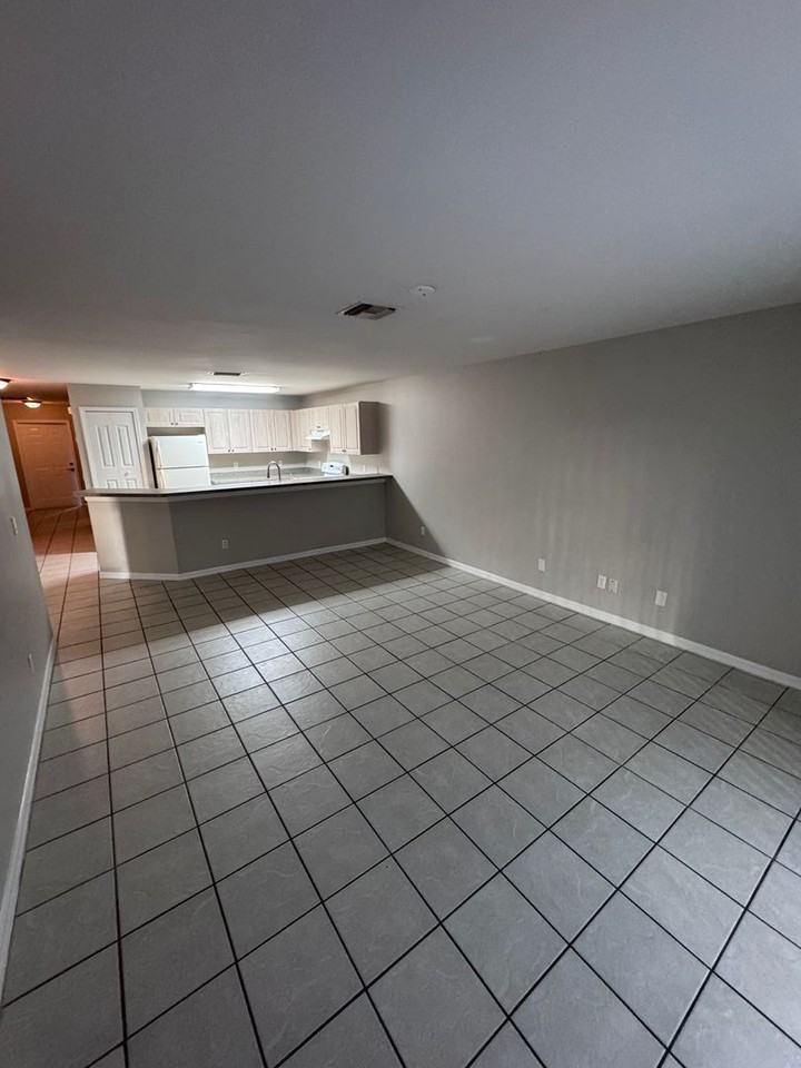 343 Harold Ave S - Photo 2 of 22