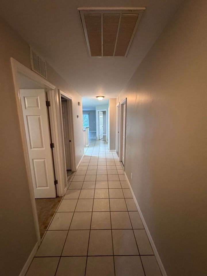 343 Harold Ave S - Photo 4 of 22