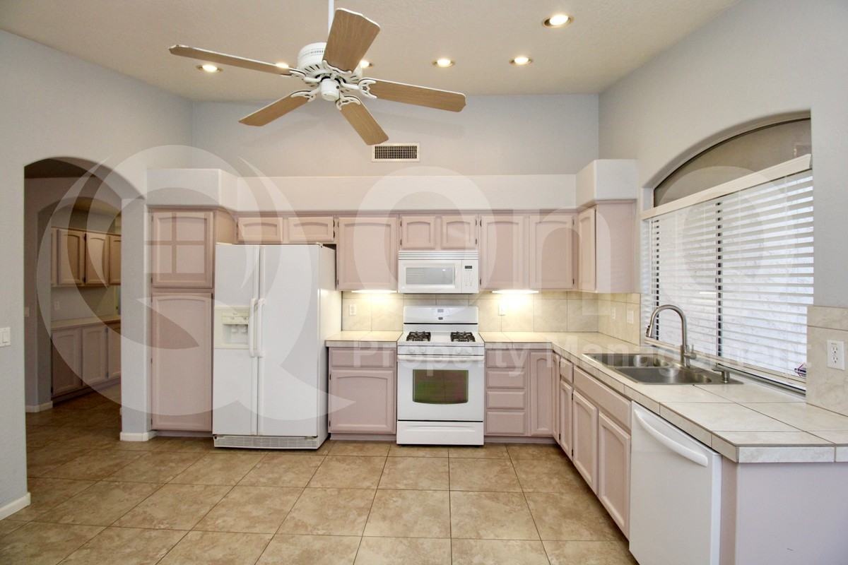 474 W San Remo St - Photo 4 of 25