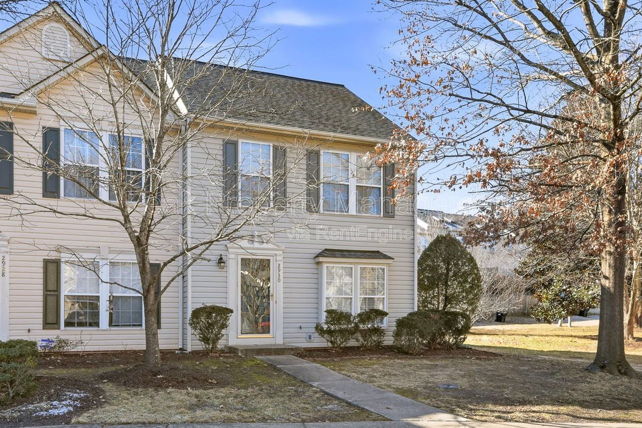 2930 Queensland Dr - Photo 3 of 22