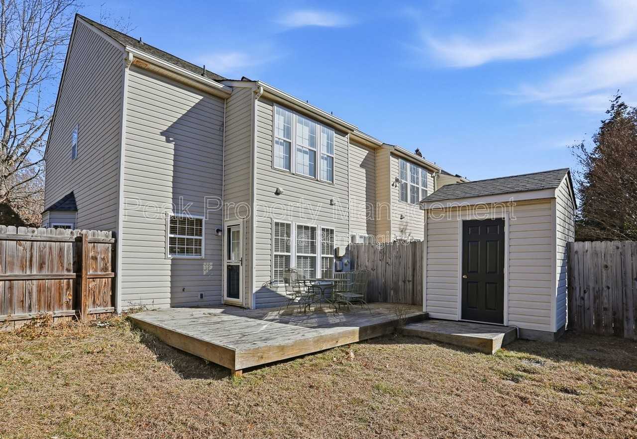 2930 Queensland Dr - Photo 4 of 22