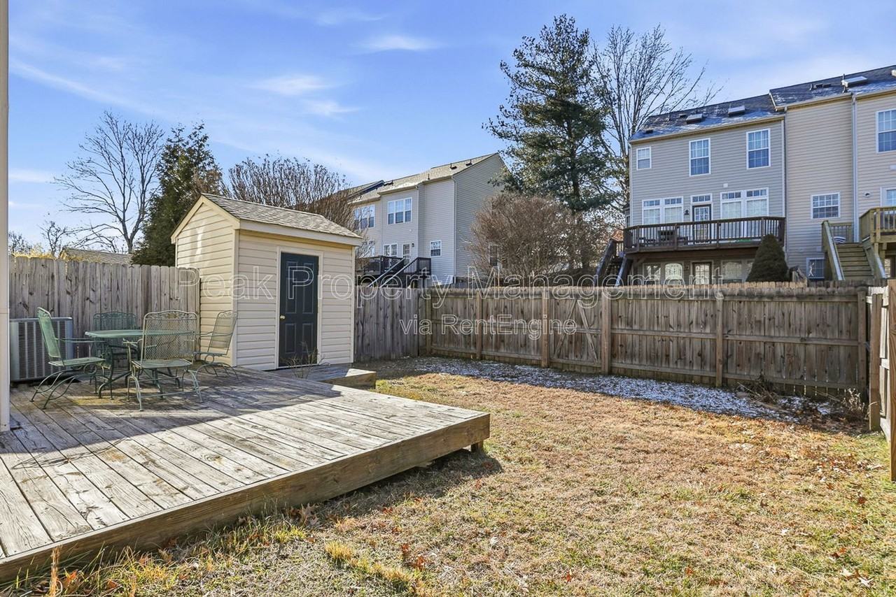 2930 Queensland Dr - Photo 5 of 22