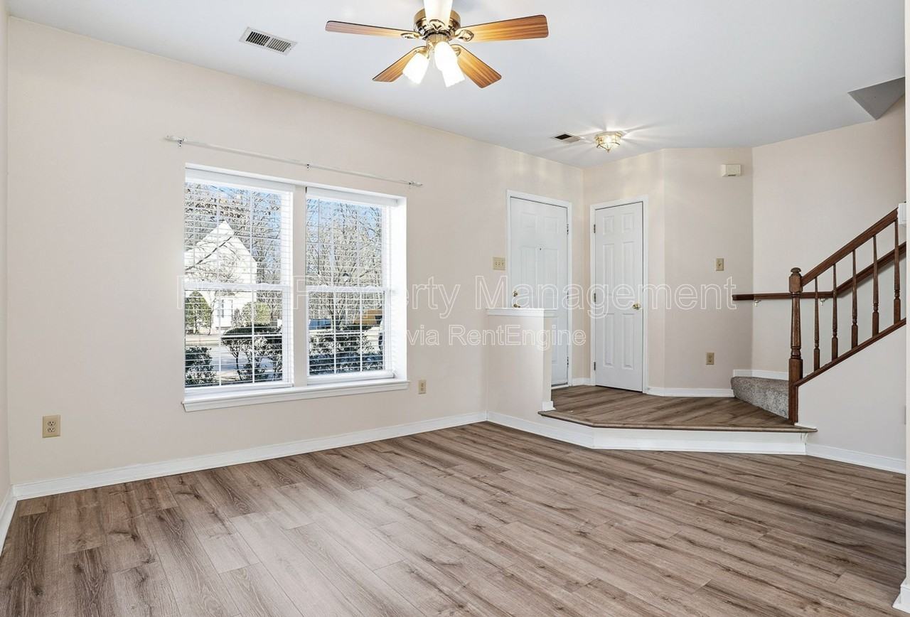 2930 Queensland Dr - Photo 6 of 22