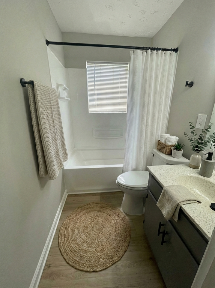 ONE MONTH FREE — SKYE AT ATHENS SPRING SPECIAL! - Photo 4 of 23