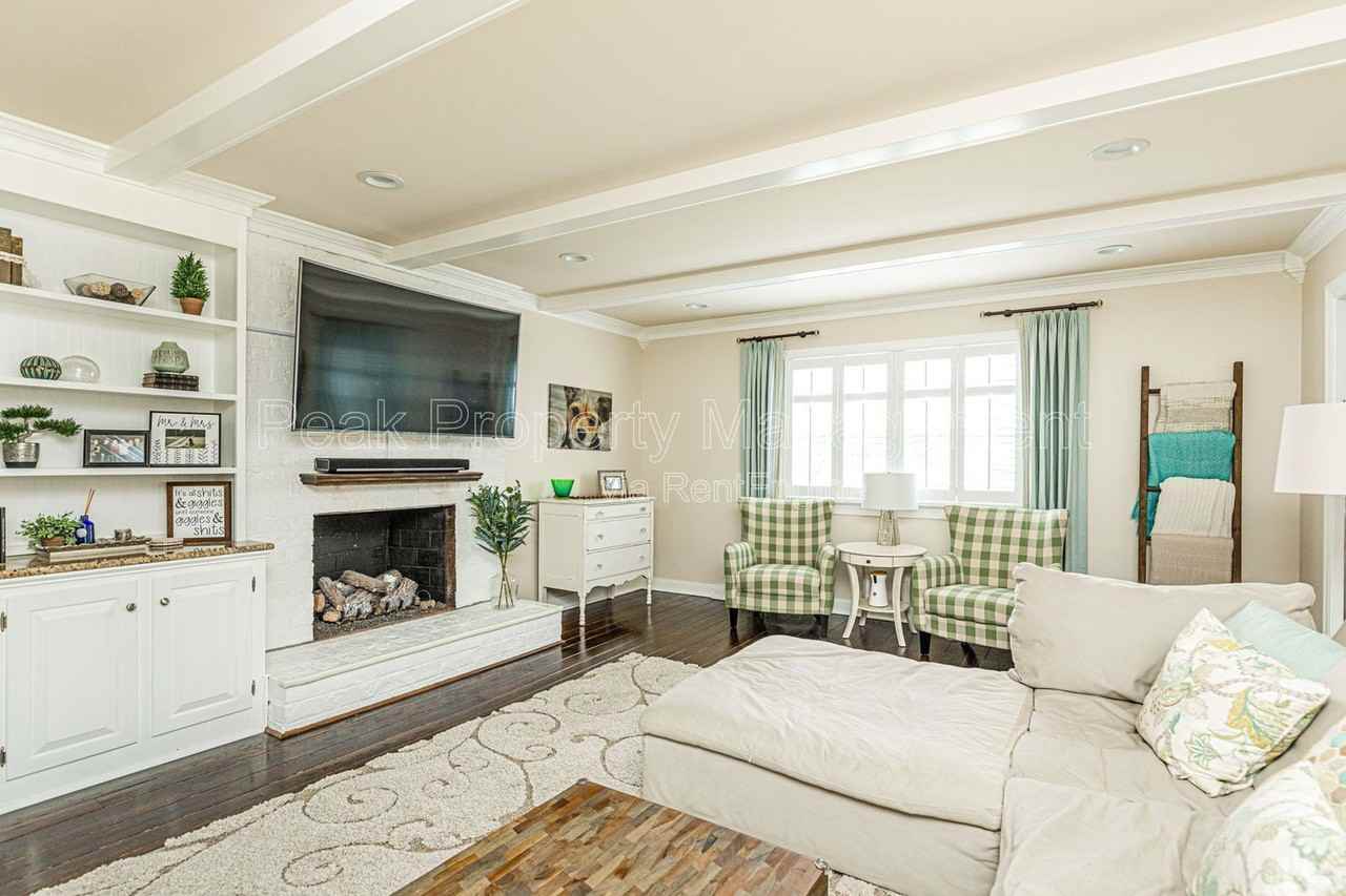 9133 Robin Ridge Dr - Photo 7 of 50