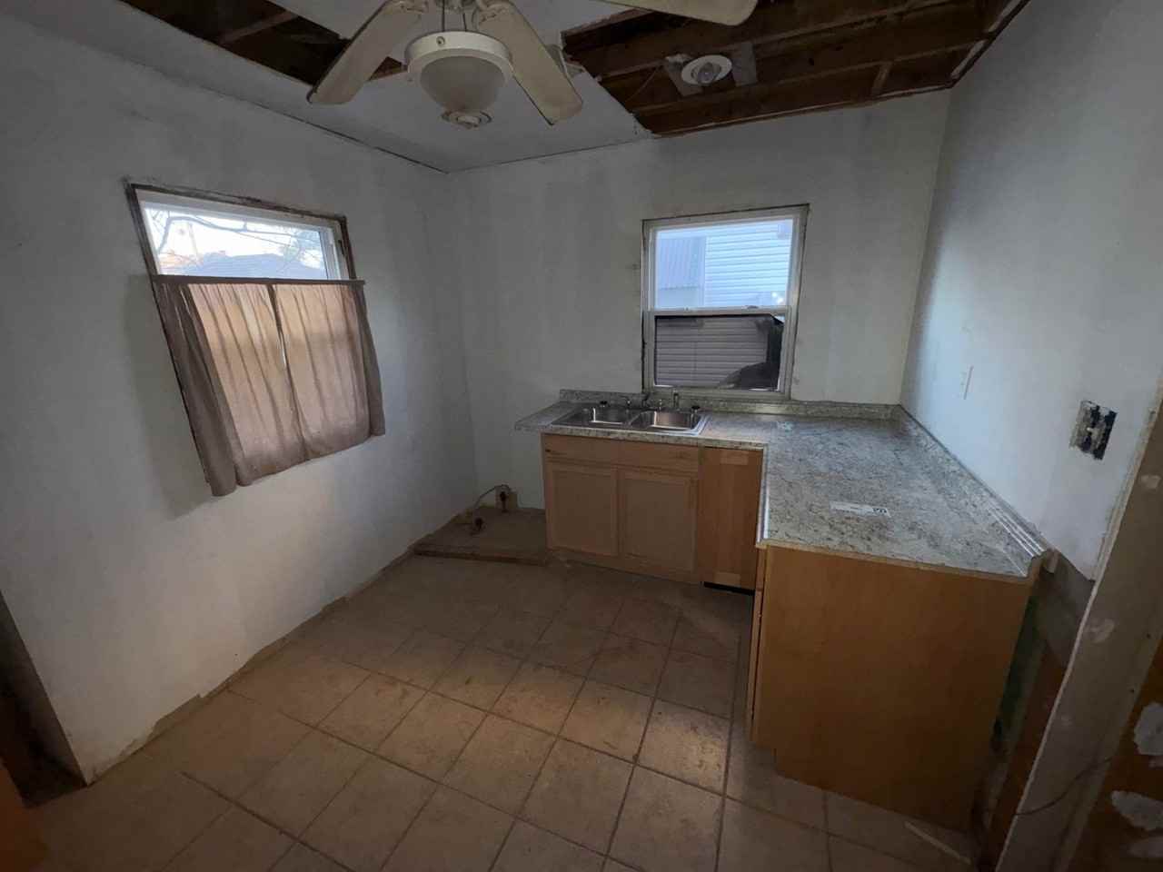 65 E Maplewood Ave - Photo 7 of 21