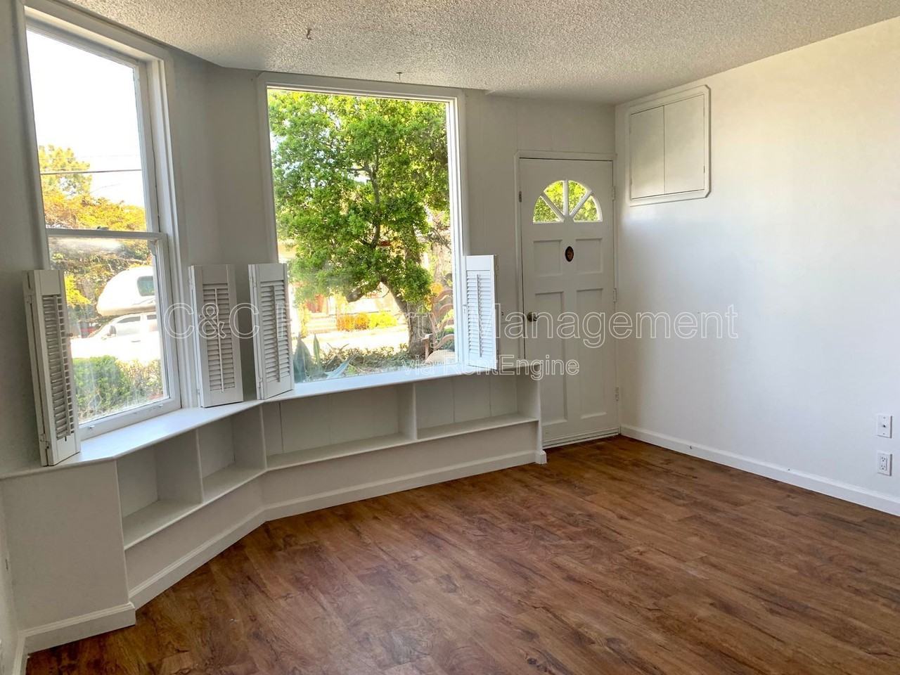 489 Laurel Ave #B - Photo 2 of 8