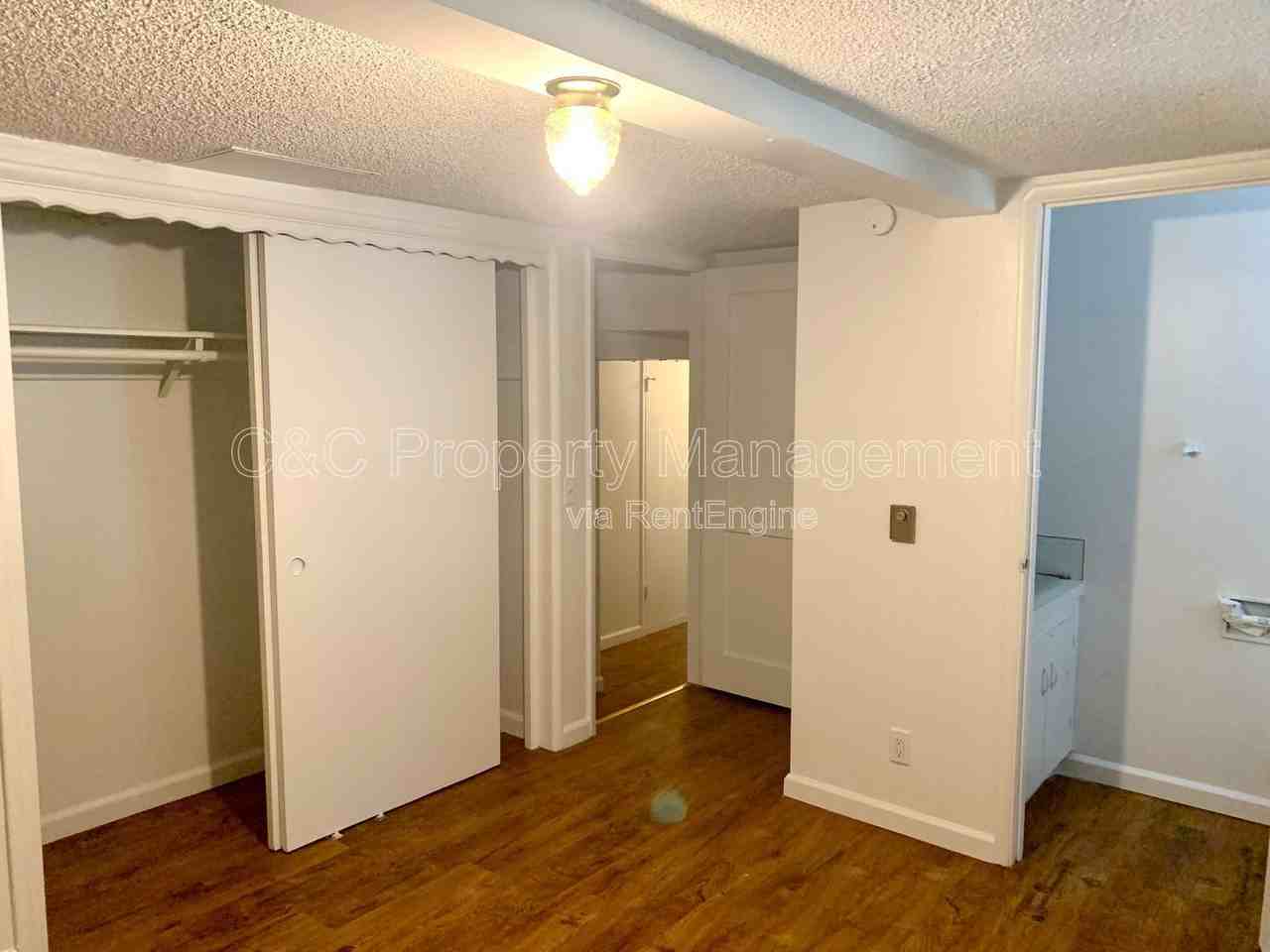 489 Laurel Ave #B - Photo 4 of 8