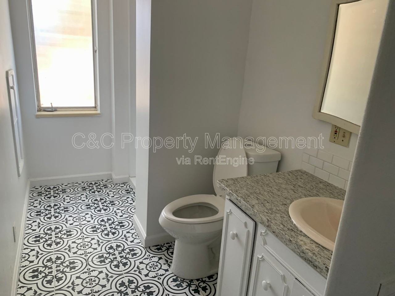 489 Laurel Ave #B - Photo 6 of 8