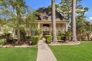 featured image of 18310 Lake Oaks Dr