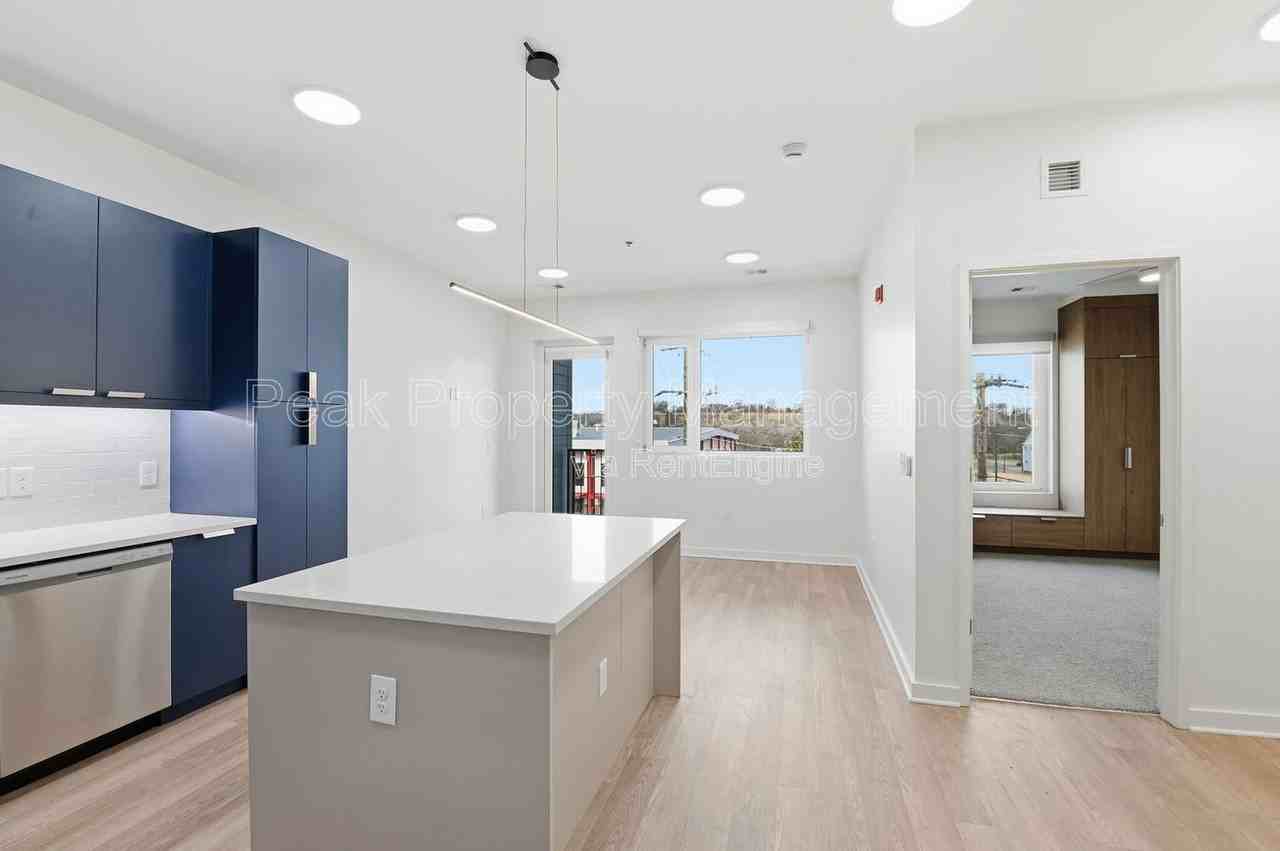 501 Orleans St #202 - Photo 2 of 12