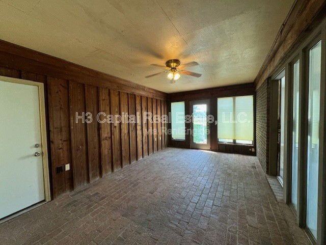 200 Lake Forest Dr - Photo 3 of 29