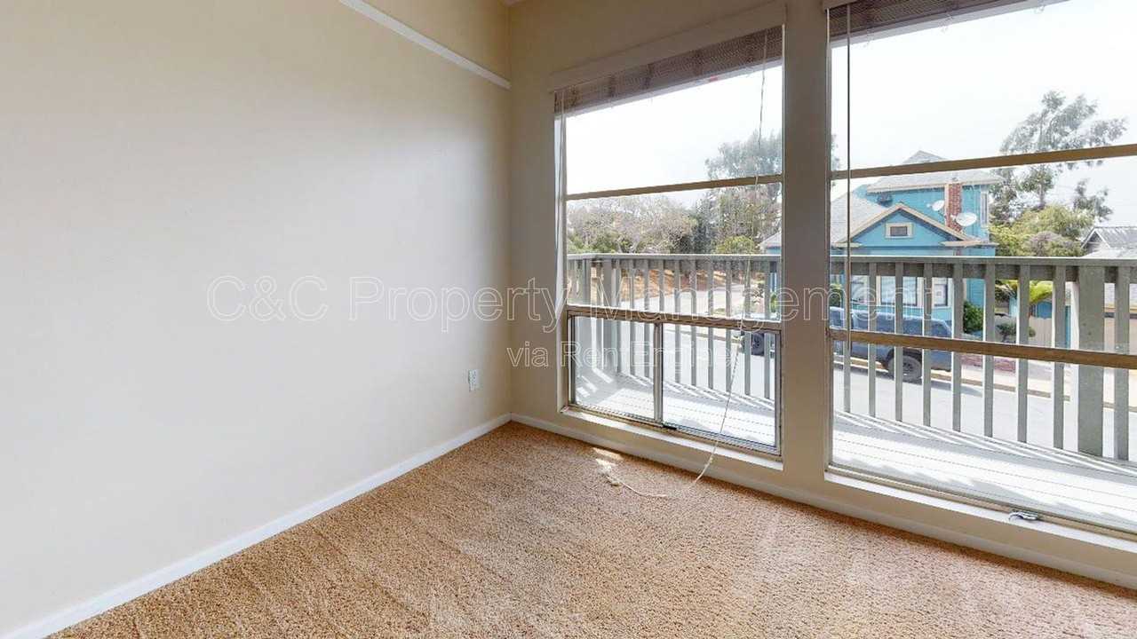 426 Lighthouse Ave #1 - Photo 4 of 11