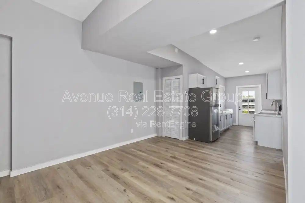 5931 Maple Ave #3W - Photo 4 of 15