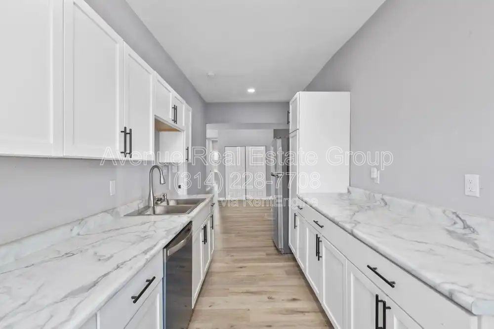 5931 Maple Ave #3W - Photo 7 of 15