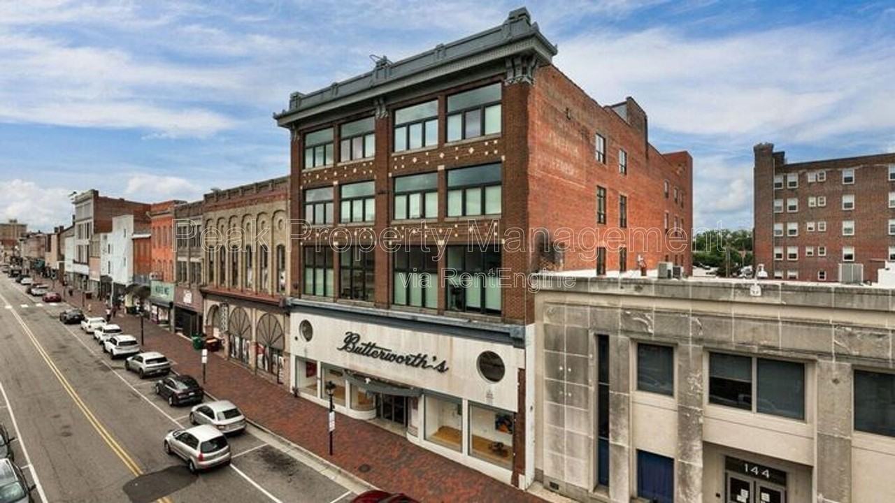 132 N Sycamore St #106 - Photo 2 of 5