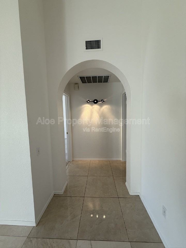 10765 N 109th Pl - Photo 4 of 50