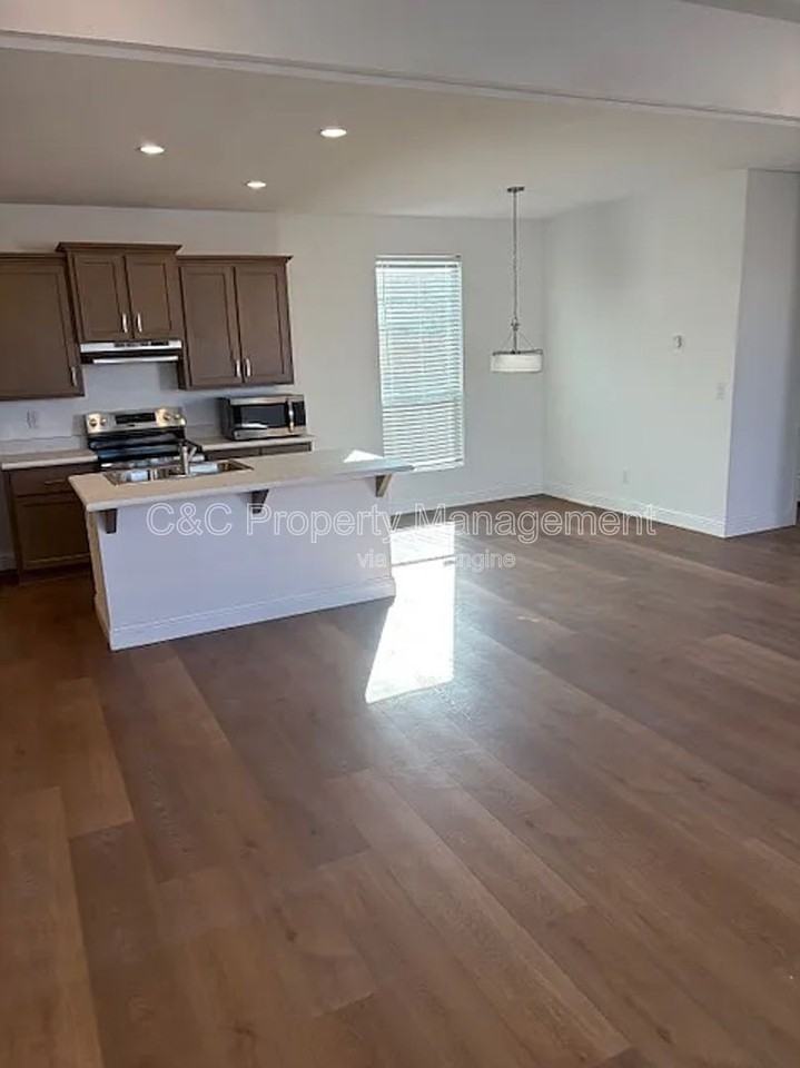 759 W Chase Ave - Photo 3 of 11