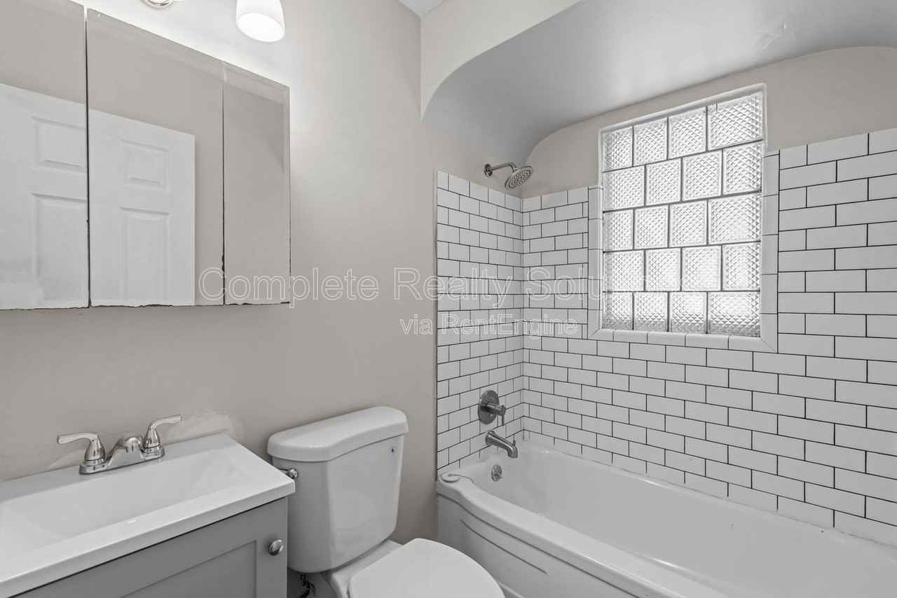 1644 Nemnich Ave - Photo 5 of 23