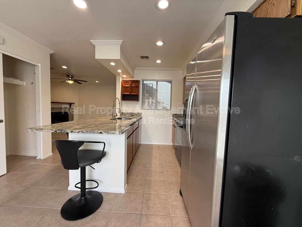 502 W Yukon Dr #8 - Photo 6 of 22