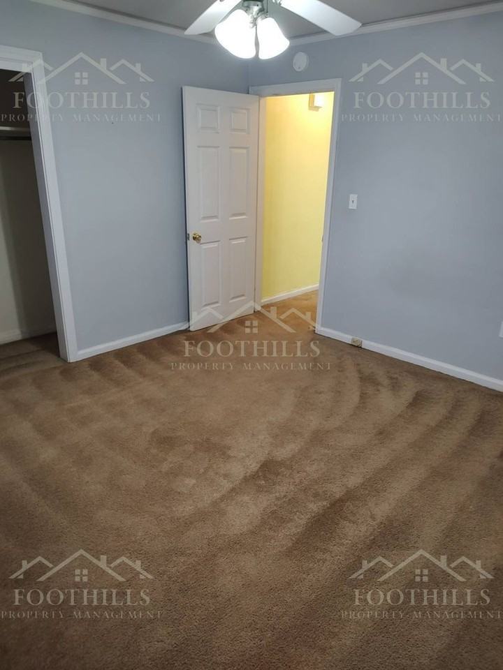 2712 Cedar Ln #B - Photo 4 of 14