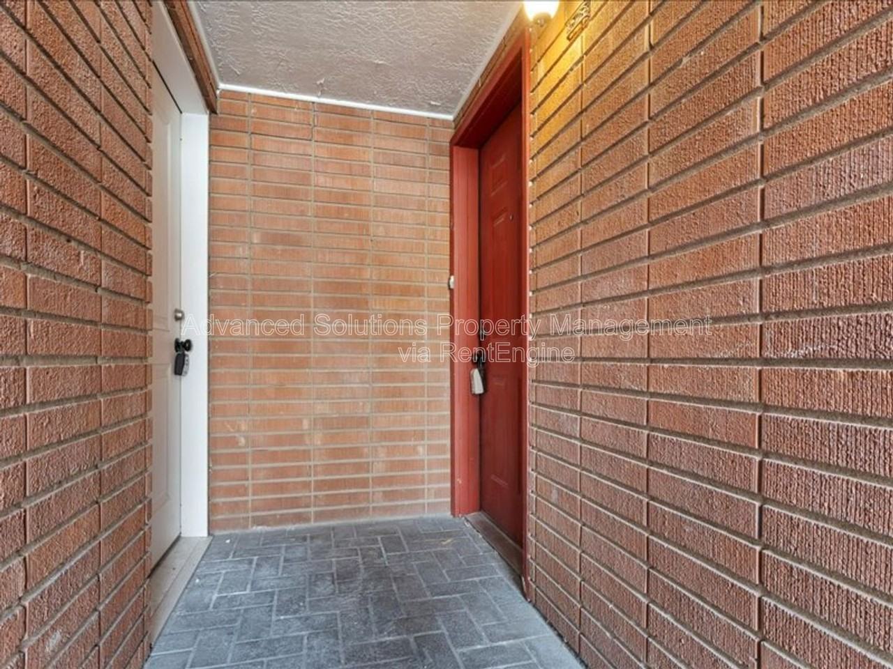 3062 S 300 E - Photo 5 of 25