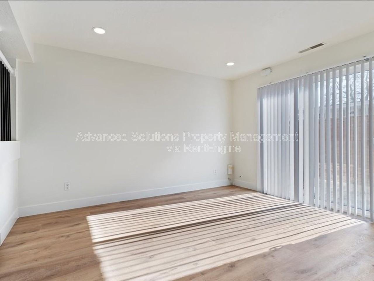 3062 S 300 E - Photo 7 of 25