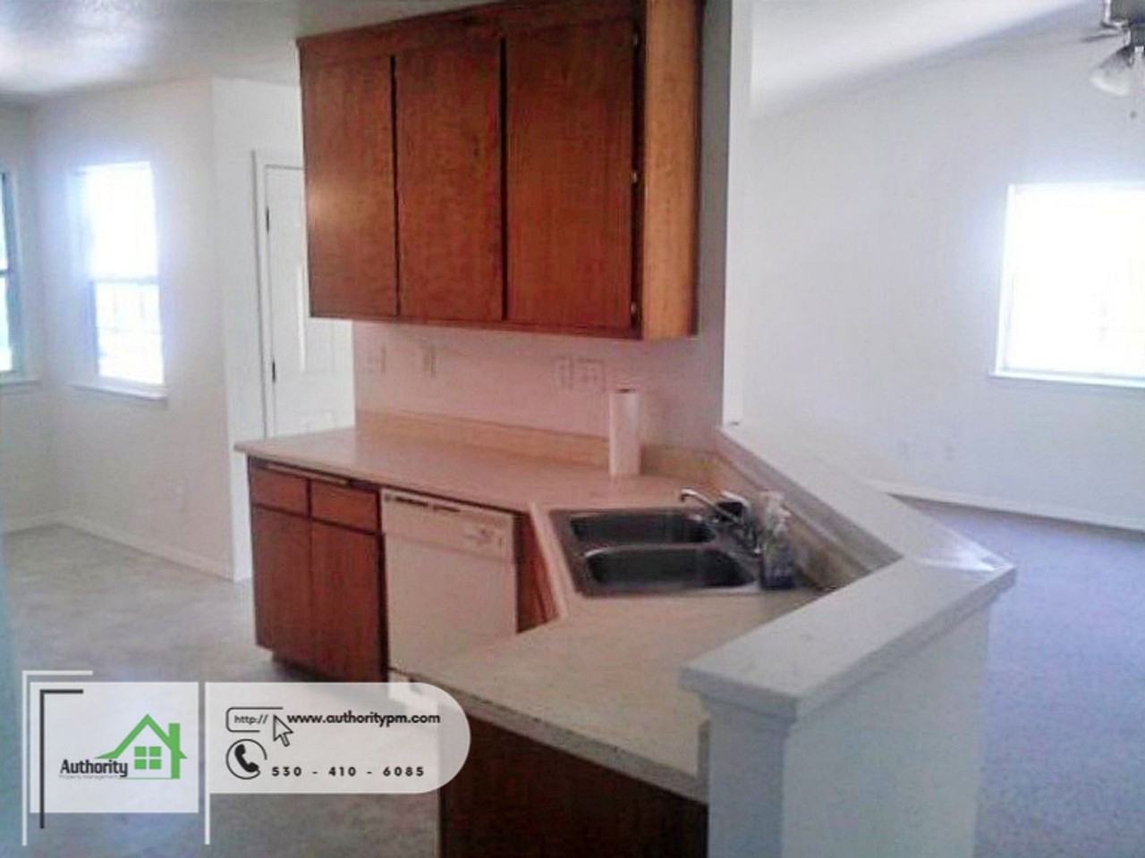 3847 Red Bluff St - Photo 5 of 7