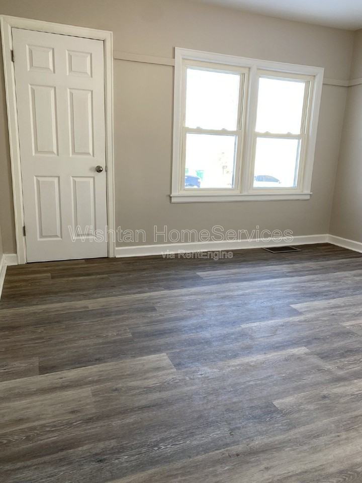 427 W Murray St - Photo 7 of 10