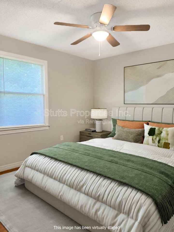 14 Winston Sq - Photo 3 of 9