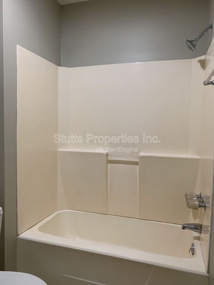 14 Winston Sq - Photo 5 of 9