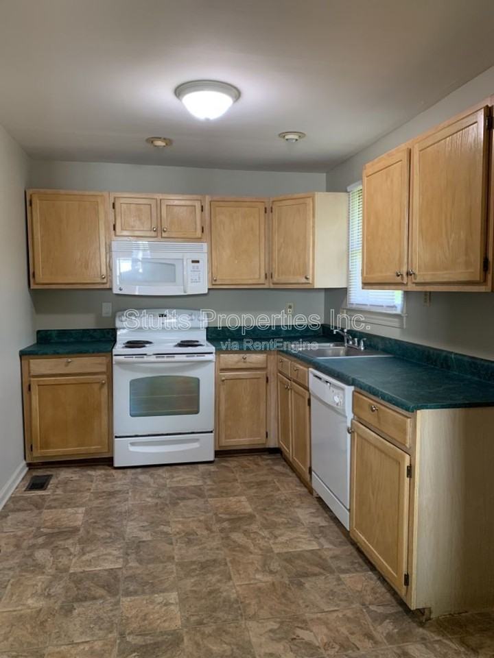 14 Winston Sq - Photo 6 of 9