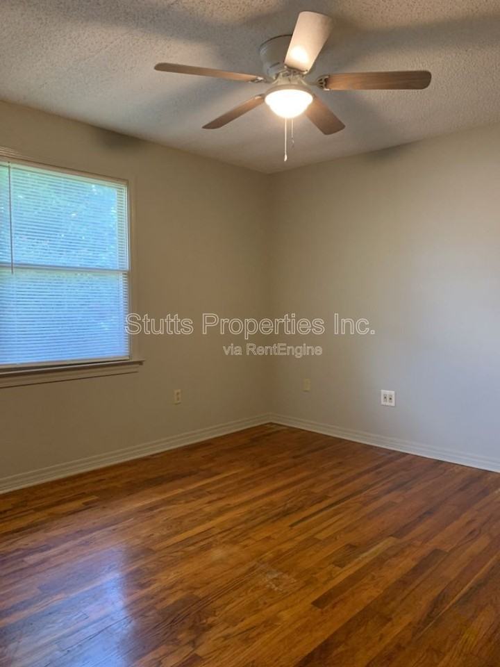 14 Winston Sq - Photo 7 of 9