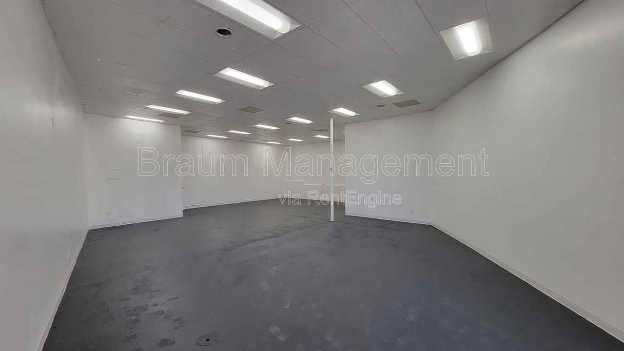 11300 Ventura Blvd - Photo 3 of 10