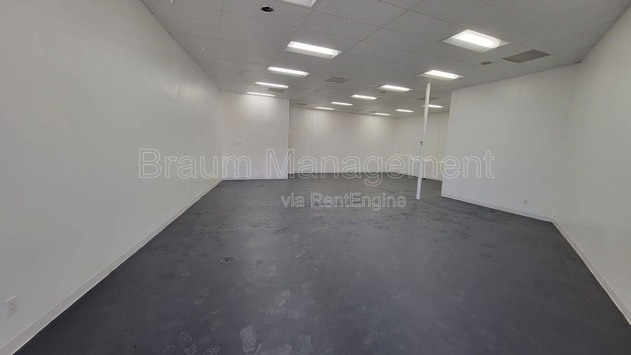 11300 Ventura Blvd - Photo 7 of 10