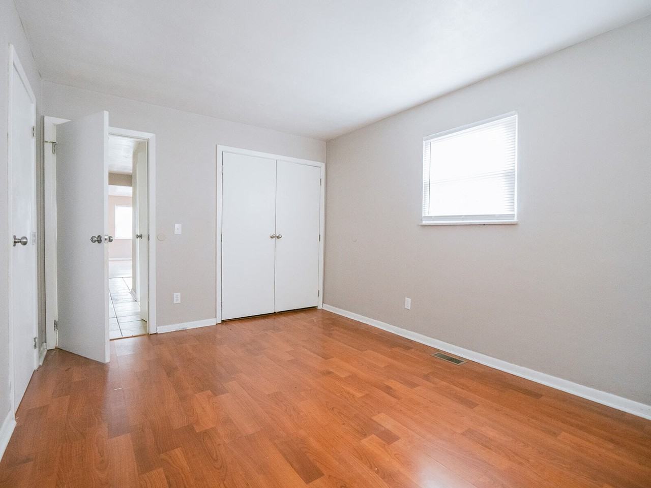 3605 E 5th St #D - Photo 6 of 6