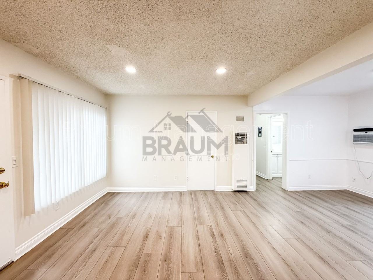 19401 Haynes St #6 - Photo 3 of 21