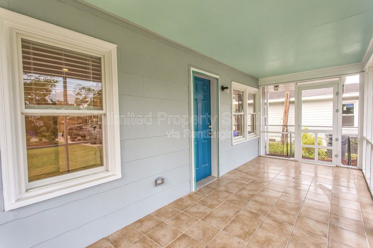 1608 Bonito Ln - Photo 4 of 20