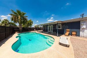 featured image of 1149 W 10th St