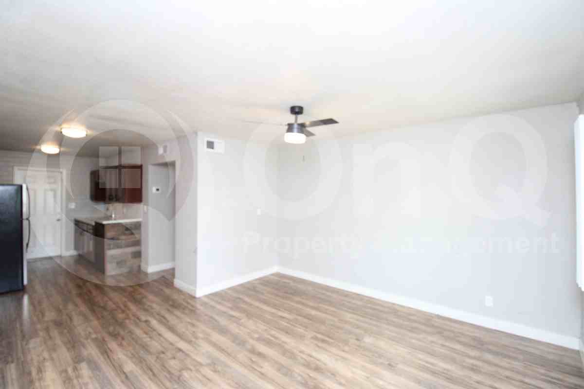 6040 N 21st Ave #8 - Photo 5 of 12