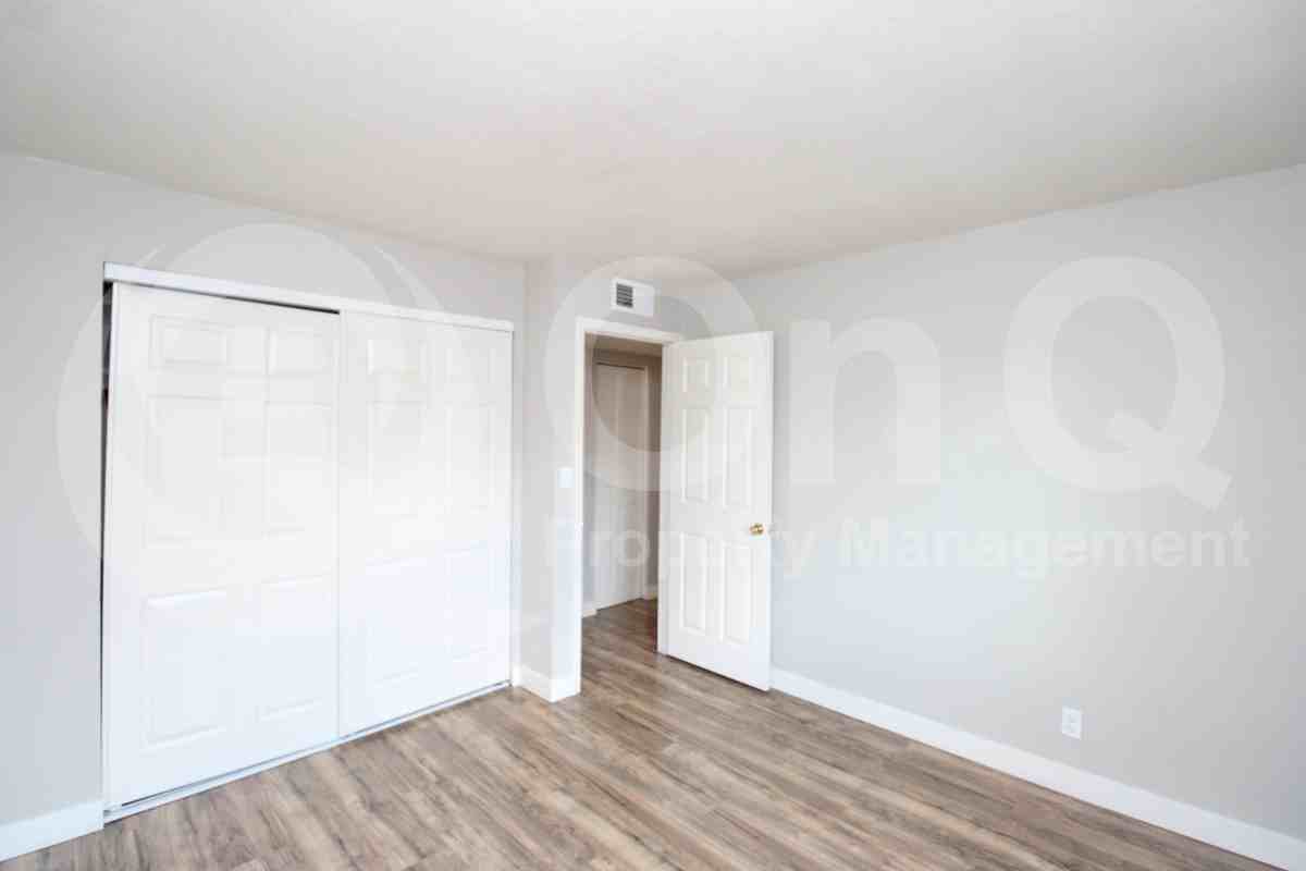 6040 N 21st Ave #8 - Photo 7 of 12