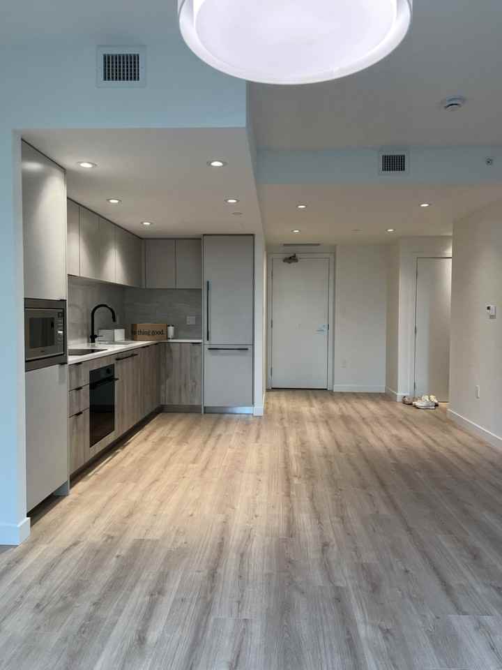 755 Harbourside Dr - Photo 2 of 18