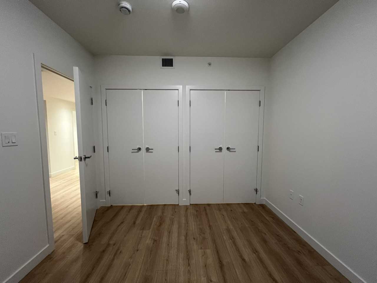 755 Harbourside Dr - Photo 5 of 18