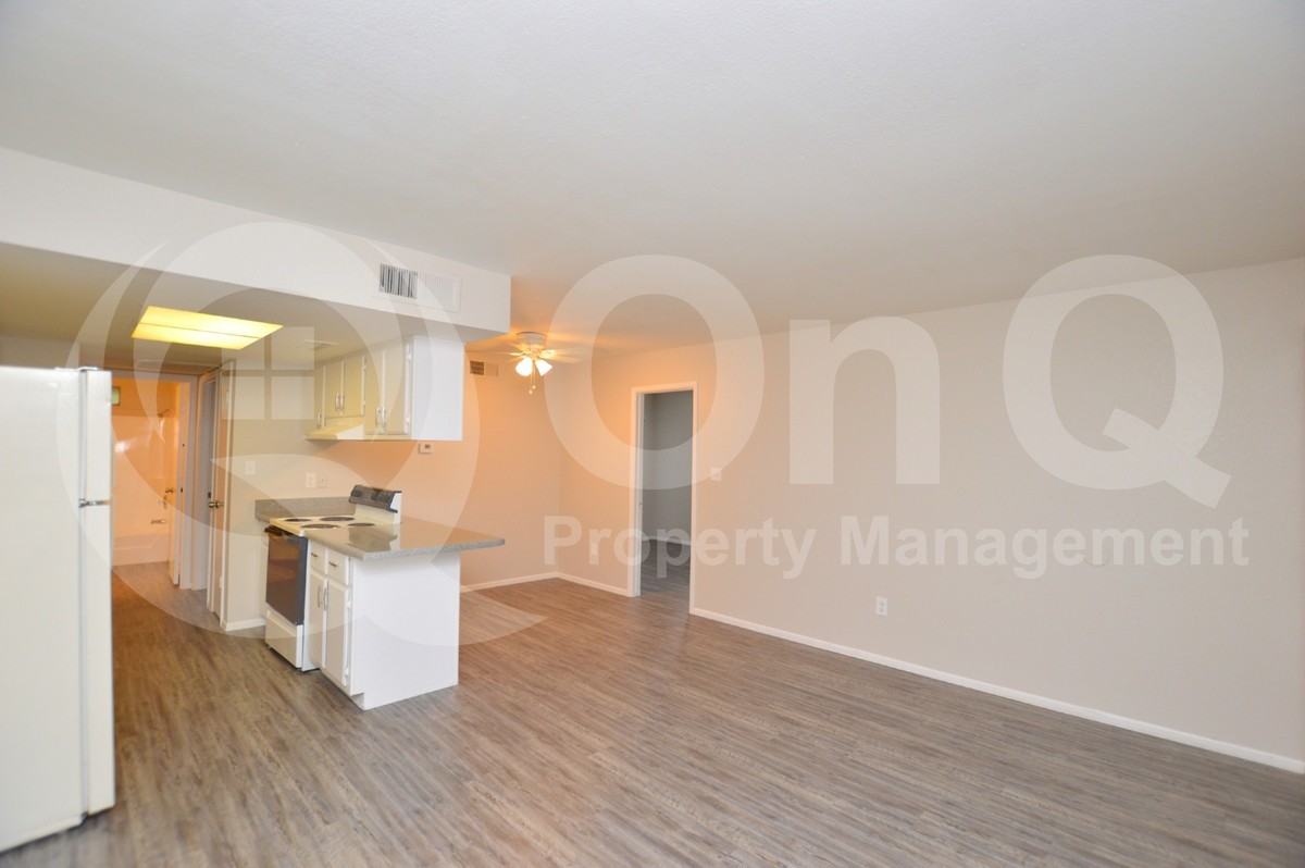 3002 E Waltann Ln #4 - Photo 4 of 9