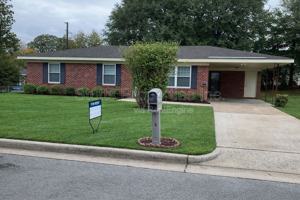 featured image of 2511 Evergreen Ave