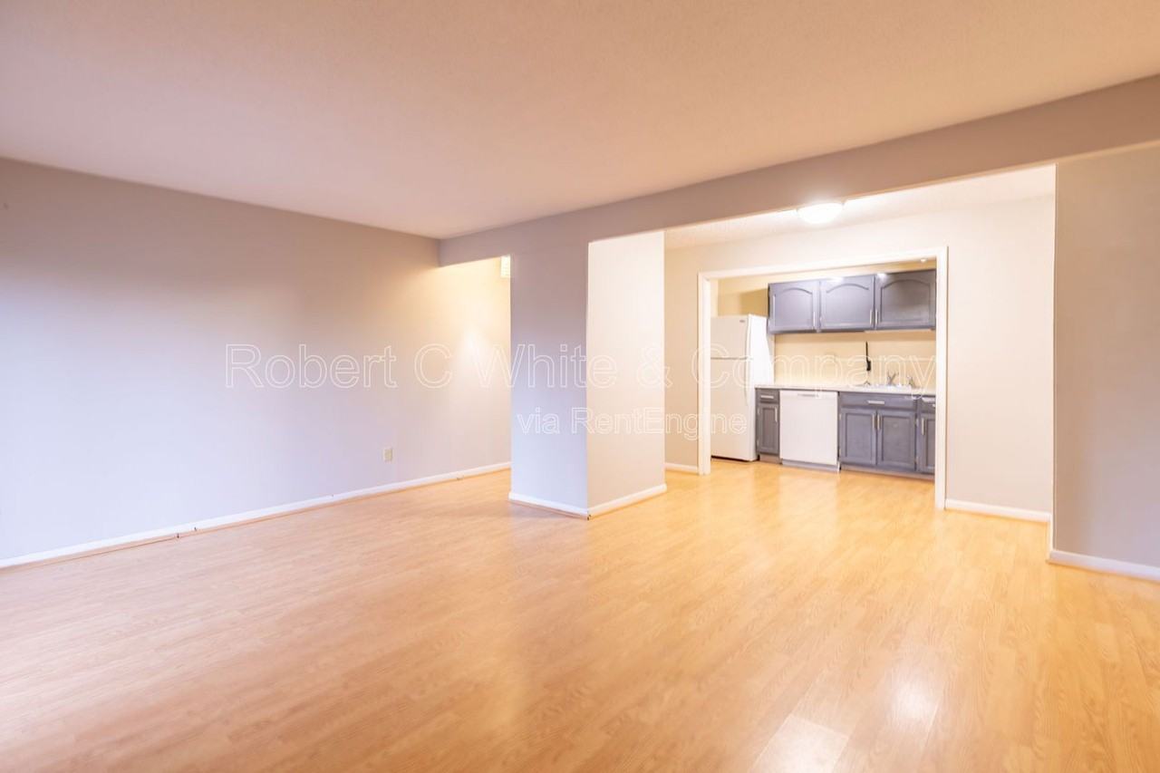 7 Country Squire Dr #G - Photo 6 of 13