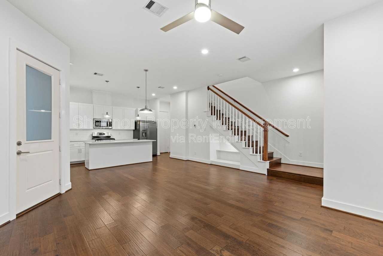 847 Rachel St #D - Photo 5 of 36