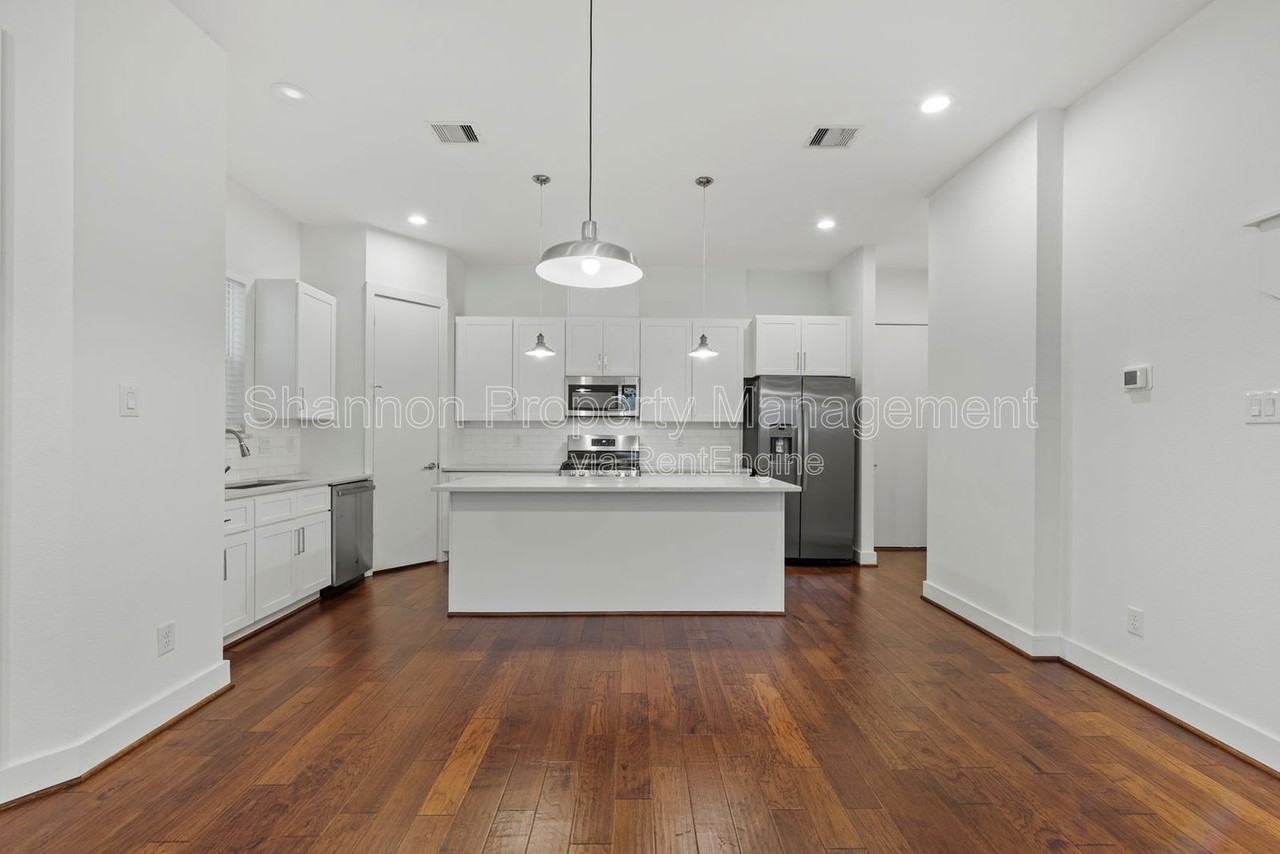 847 Rachel St #D - Photo 7 of 36