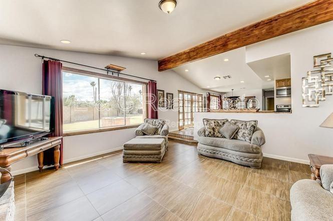 137 E Fremont Dr - Photo 3 of 32