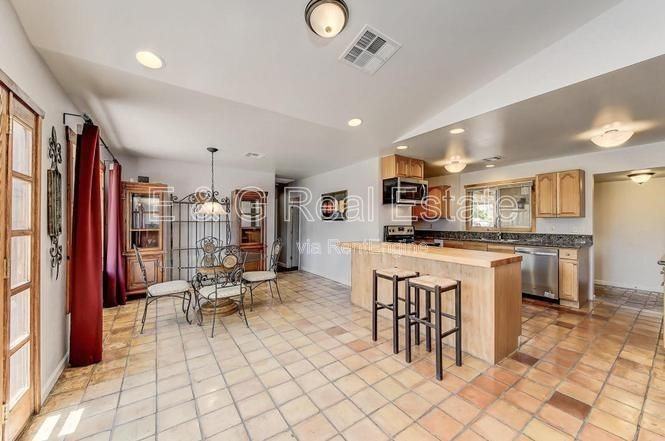 137 E Fremont Dr - Photo 6 of 32